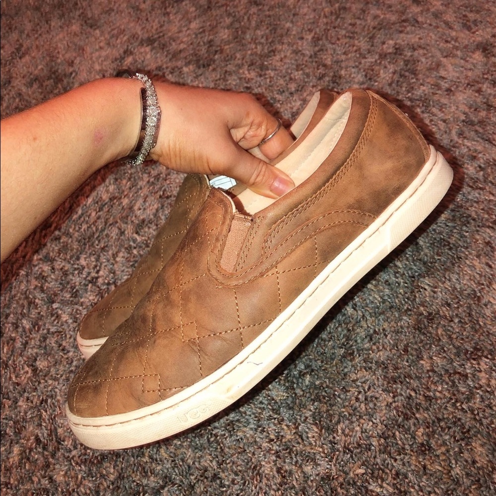 UGG slip on’s